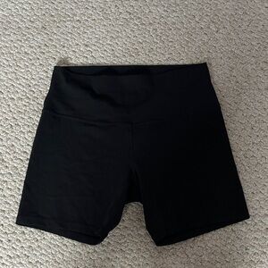 Like new lululemon biker shorts